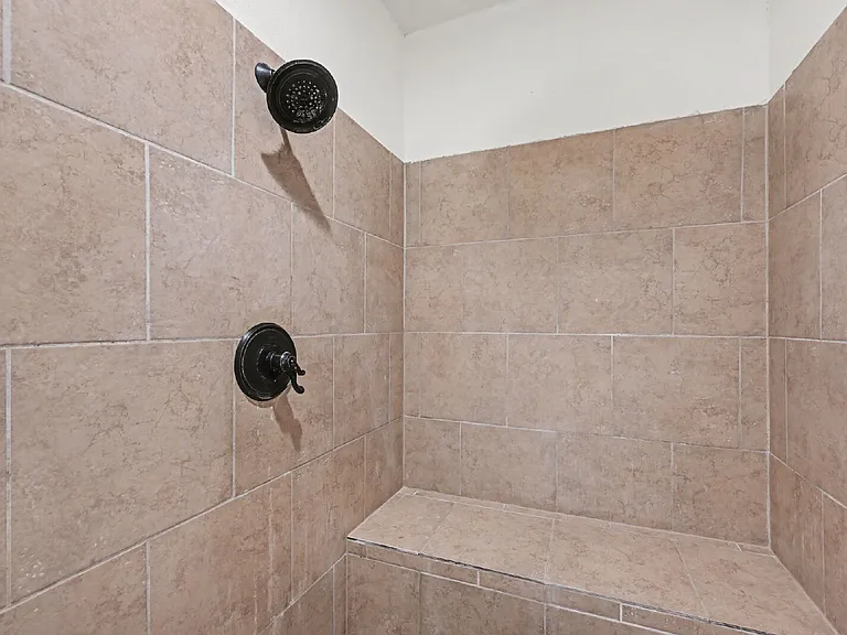 130 Groveland Pl — Photo 17