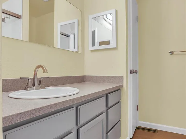 8913 E Chenango Ave — Photo 22