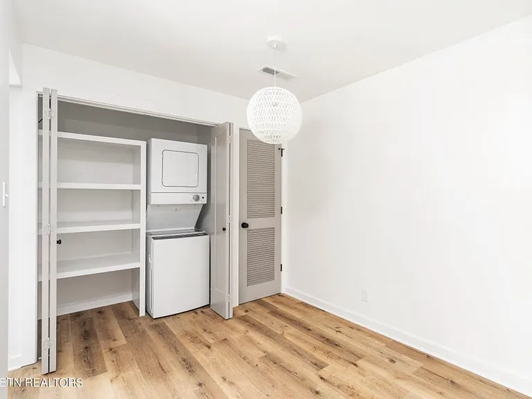 811 Flanders Ln #5 — Photo 6