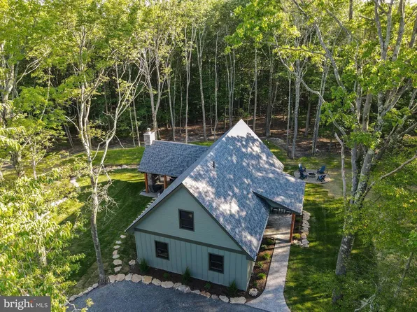15 Byran Dr, Oakland, MD 21550