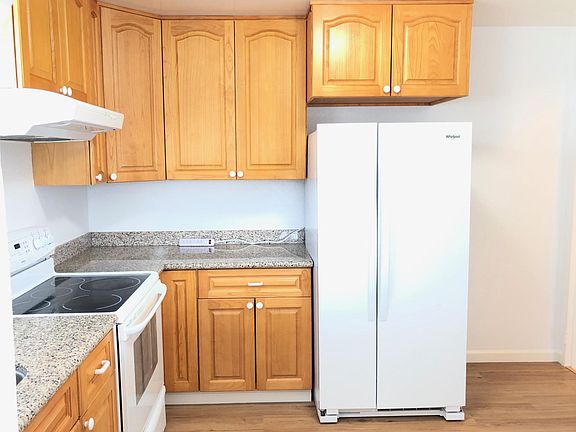 5th image of 78 Linden Ave APT 1