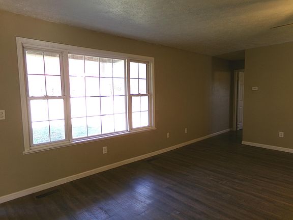 3rd image of 305 Pine Hill Spur