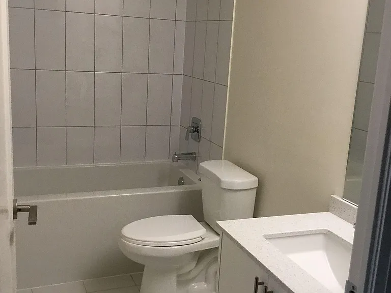 9000 Jane St #825 — Photo 5