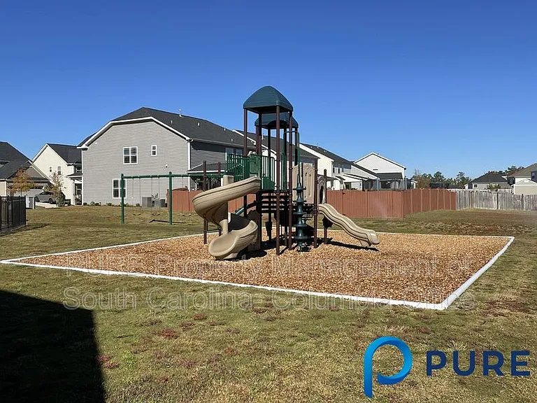1433 Tamarind Ln — Photo 33