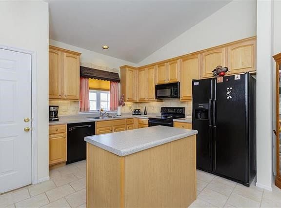 Kitchen with Center Island