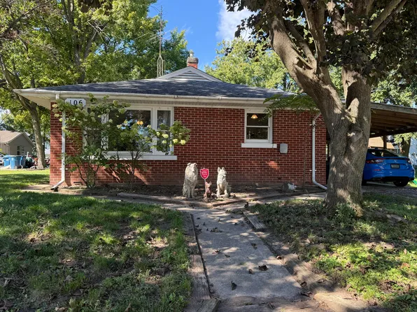 106 S Adams St, Hebron, IN 46341