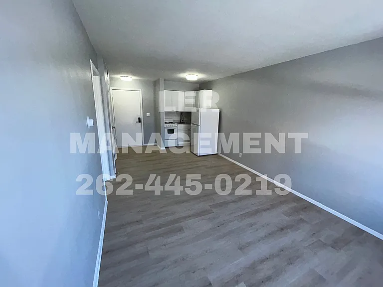 1915 Washington Ave — Photo 2