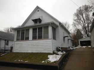 255 20th Pl, Clinton, IA 52732