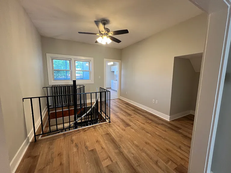 4-6 Farrington Ave #1X — Photo 2