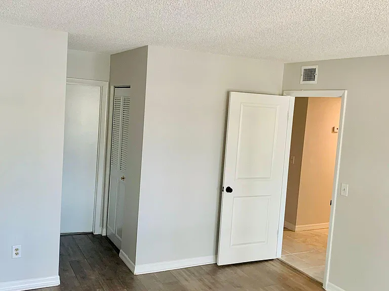 4411 Shady Terrace Ln — Photo 7