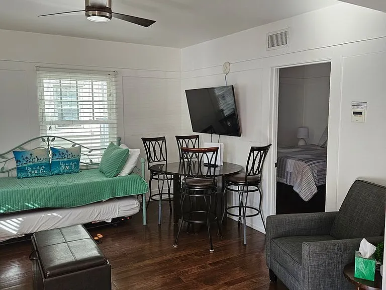 181 Orange Ave — Photo 4