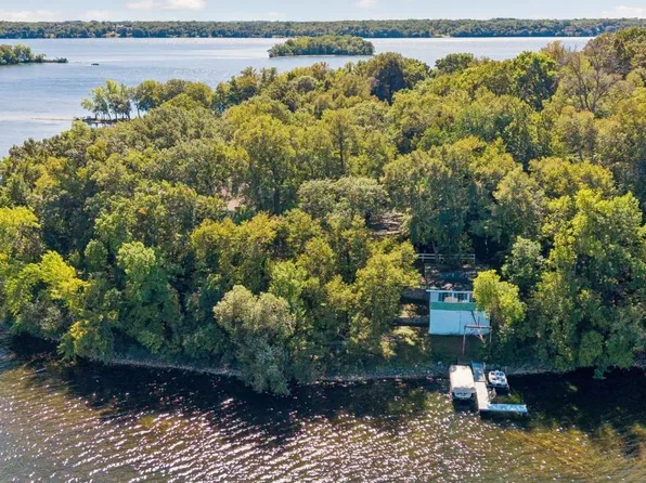 15376 Crestland Rd, Paynesville, MN 56362