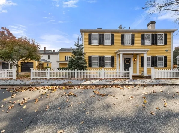 46 Church St, Dedham, MA 02026