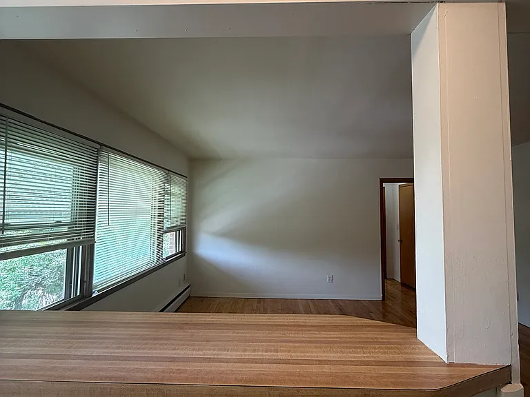 Highland Towers Apartments — Photo 9