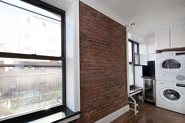 Rented by R New York