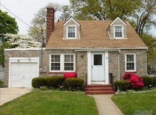 749 N William St, Baldwin, NY 11510