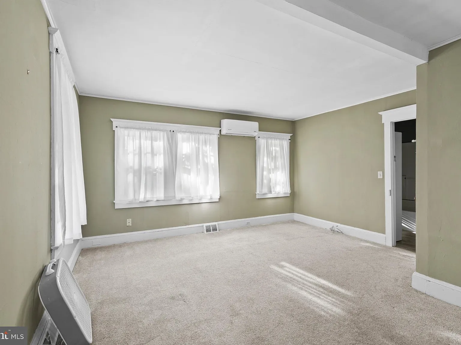 1 bed, 1.0 bath, 987 sqft, $1,800 — Photo 3