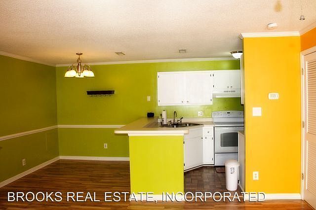 1st image of 101 Windsor Ln