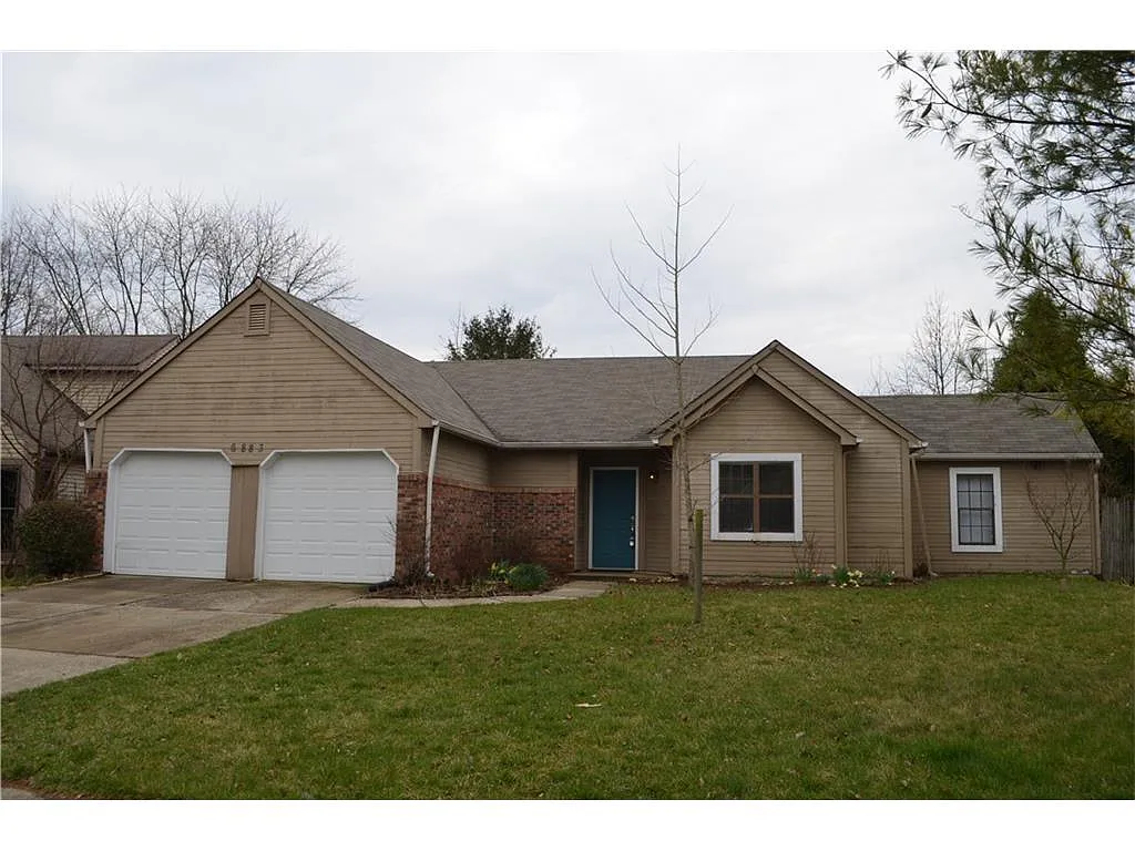 6883 Caledonia Cir photo 1