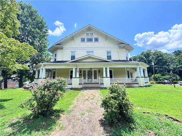 639 Elk Spur St, Elkin, NC 28621