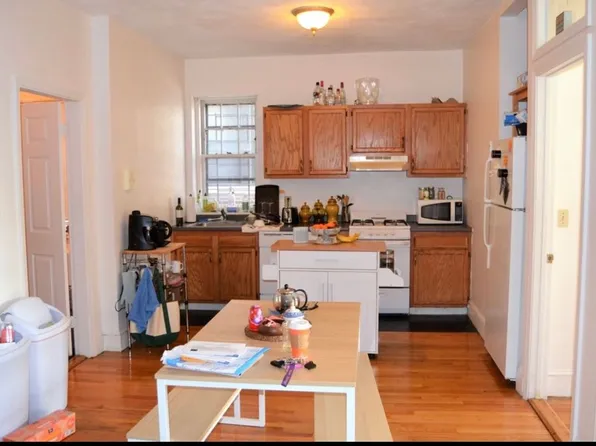 17 Cummings Rd, Brighton, MA