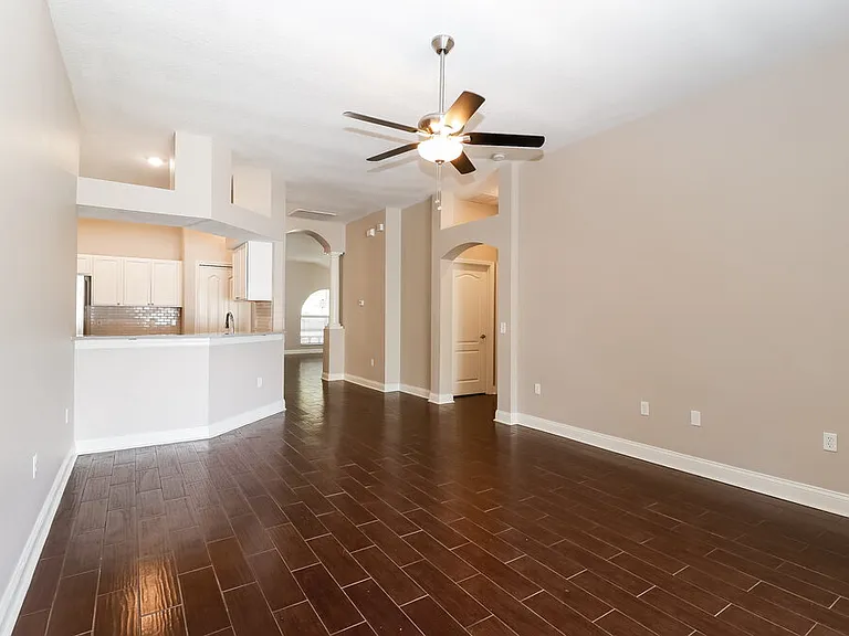 10124 Coldwater Loop — Photo 3