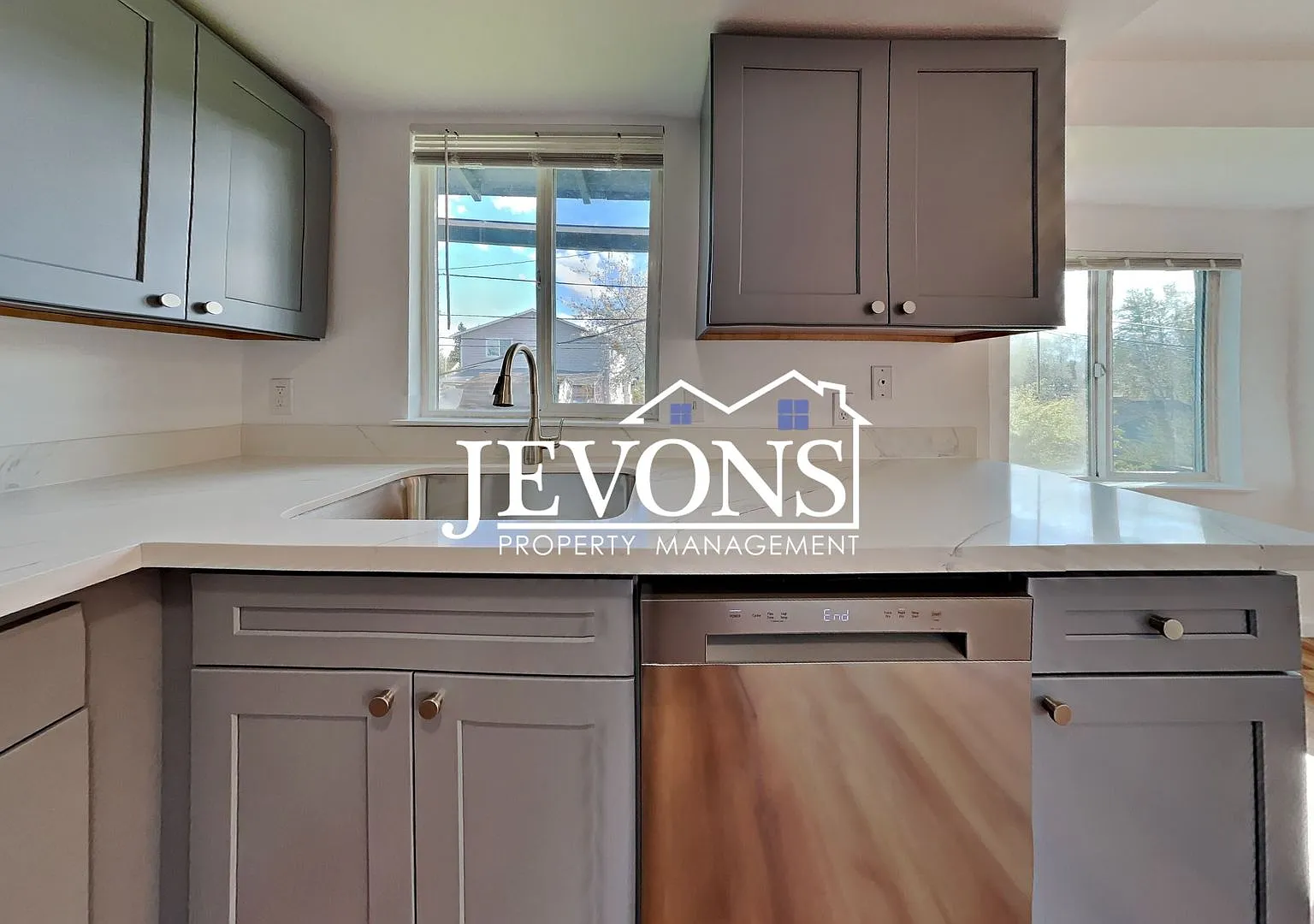 1722 E 56th St Tacoma, WA 98404 — Photo 1