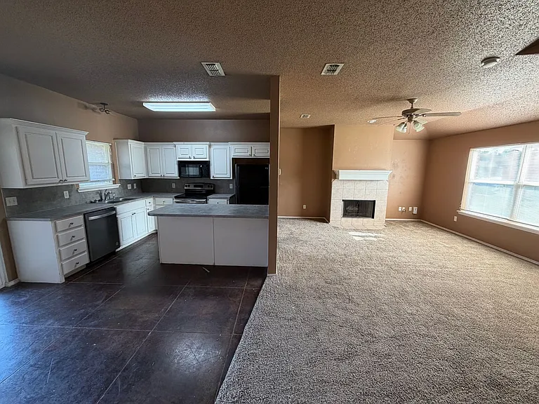 516 N Dover Ave — Photo 3