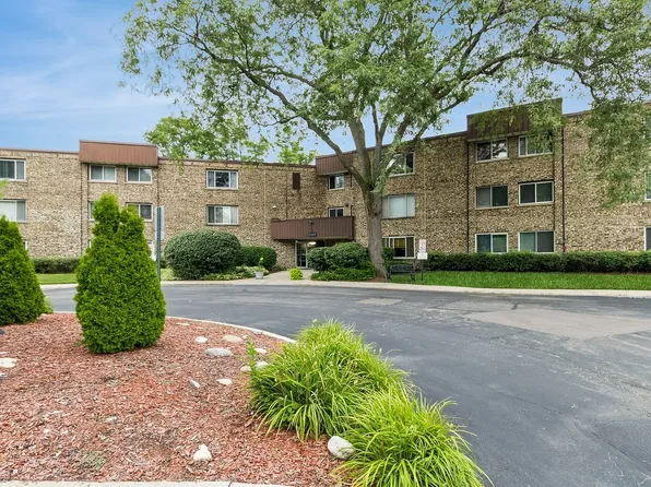 2600 Brookwood Way Dr, Rolling Meadows, IL