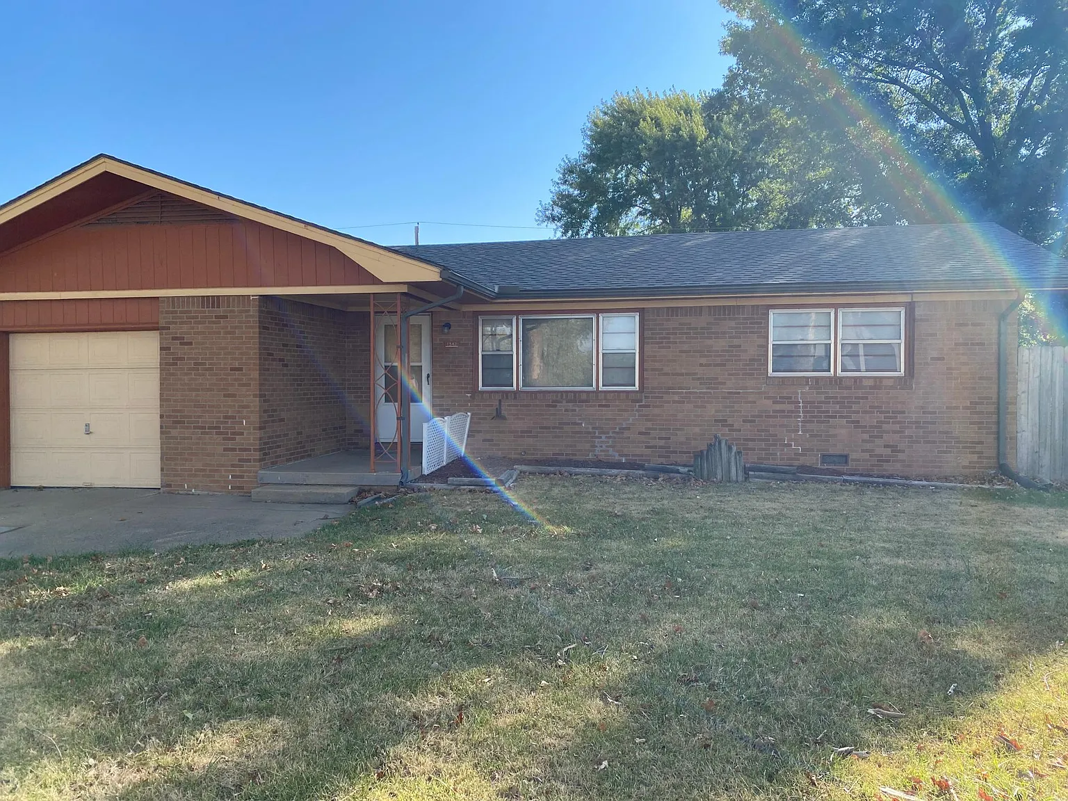 3 bed, 980 sqft, $1,350 — Photo 1