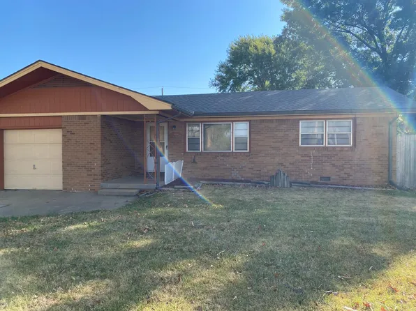 1342 N Buckner Ave, Derby, KS 67037