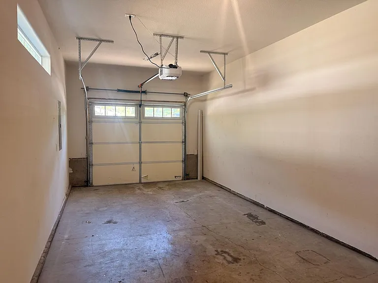 5711-5713 Honey Bee St S — Photo 30