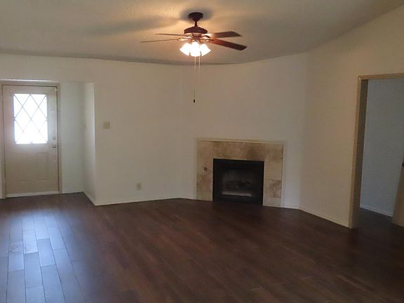 3rd image of 6939 Wright Way St