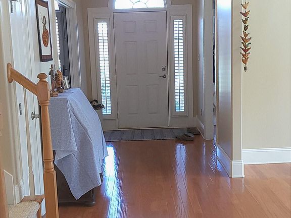 4th image of 16121 Shropshire Dr SE