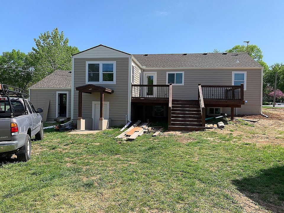 2nd image of 33480 W 83rd St