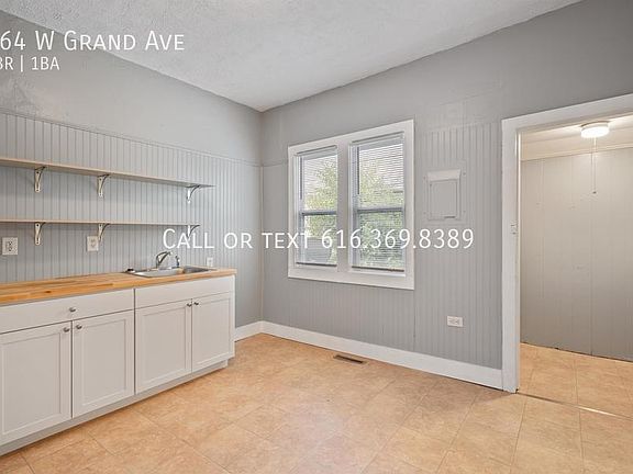 3rd image of 464 W Grand Ave