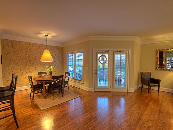 5th image of 128 Applewood Dr