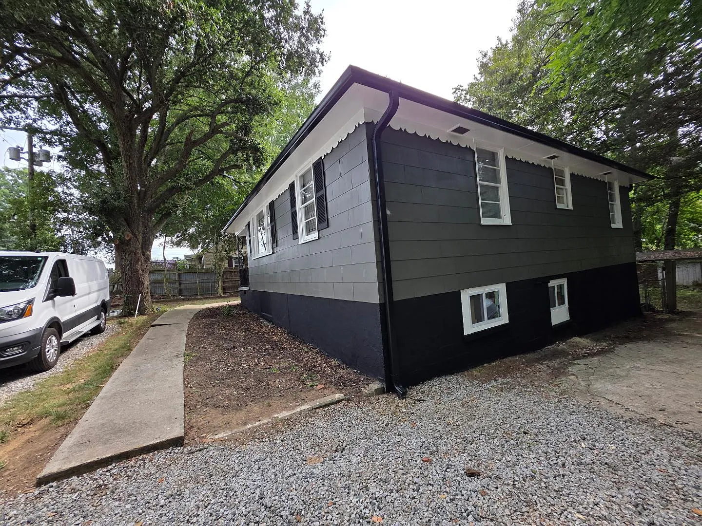 2106 Shore St — Photo 3