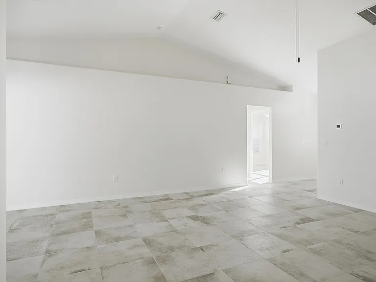 57 Raintree Pl #B — Photo 8