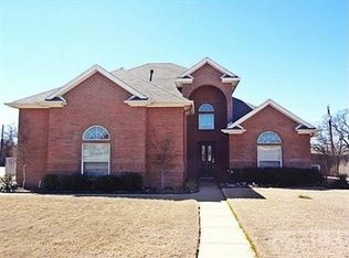740 Lakewood Dr, Kennedale, TX 76060