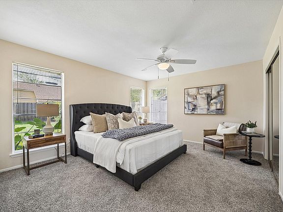 4th image of 813 Lakeview Dr