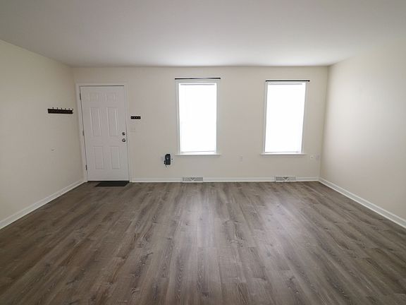 3rd image of 88 Oriole Dr
