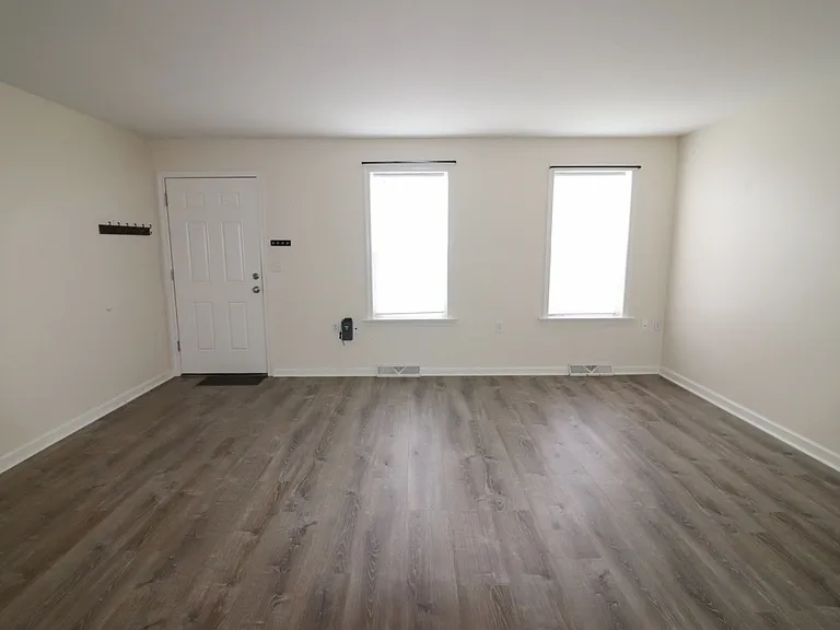 88 Oriole Dr — Photo 3