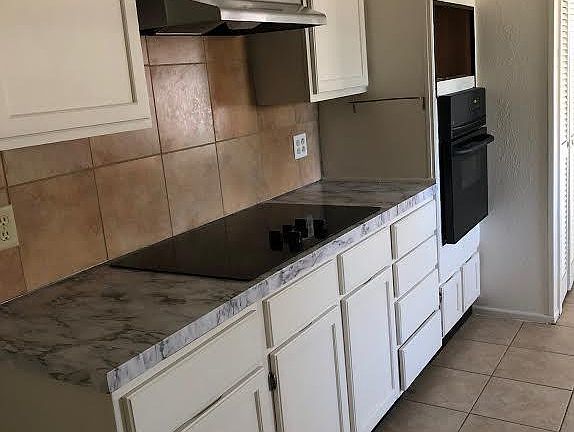 5th image of 2410 Hollis Dr