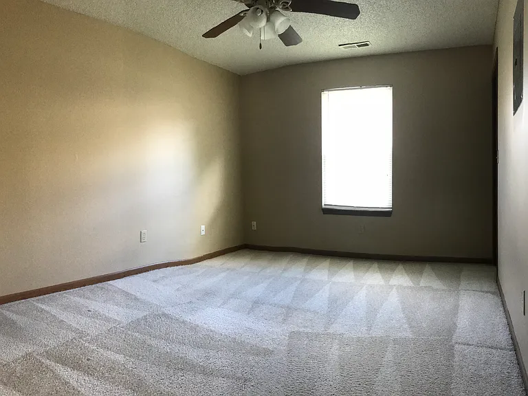 Lorimar Townhomes — Photo 30