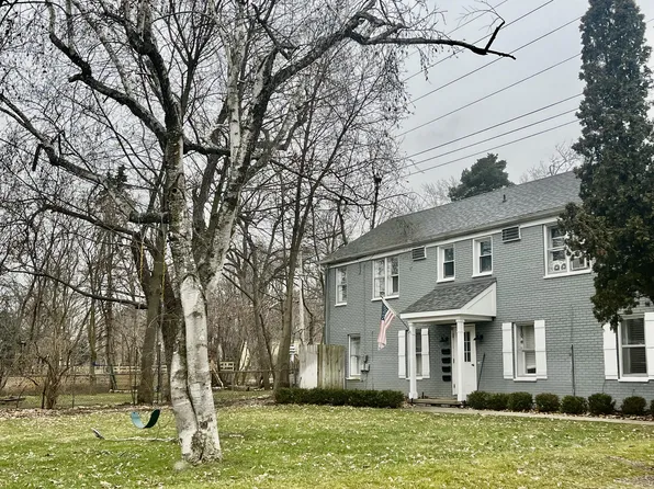 62 Madison St, Clarkston, MI