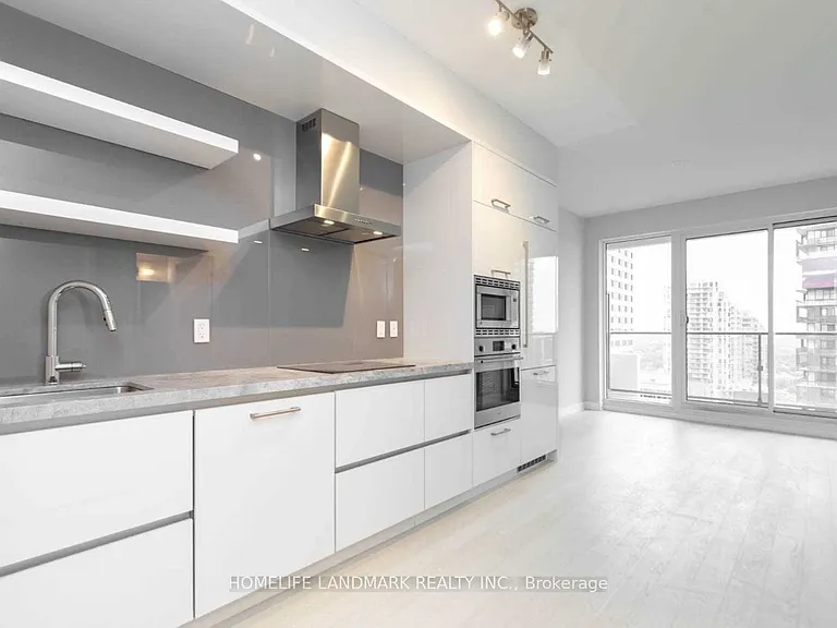 2221 Yonge St #2510 — Photo 4