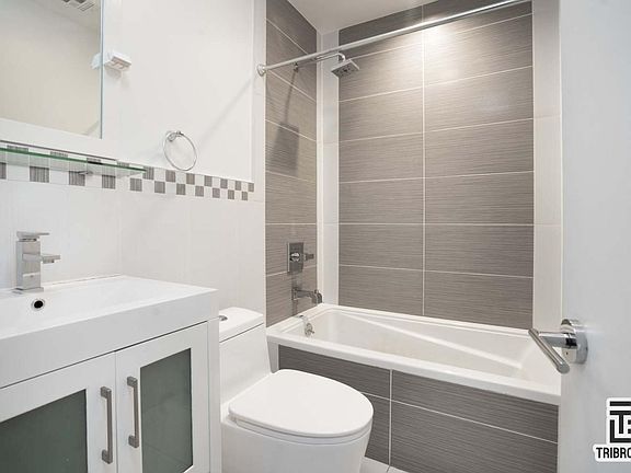 5th image of 3461 Vernon Blvd APT 2B