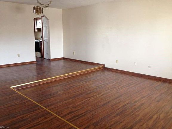 2nd image of 1836 Ewing Pl