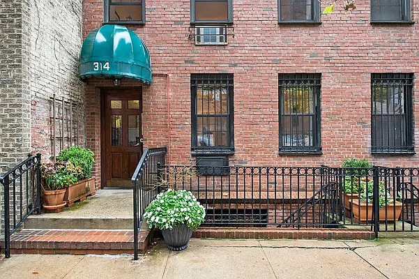 Sold by Keller Williams NYC | media 7